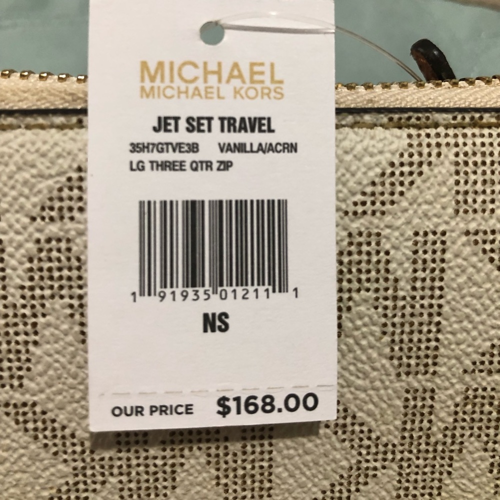 Michael Kors- Jet Set Travel MK Monogram Wallet in Vanilla - PRICE FIRM - Picture 7 of 13